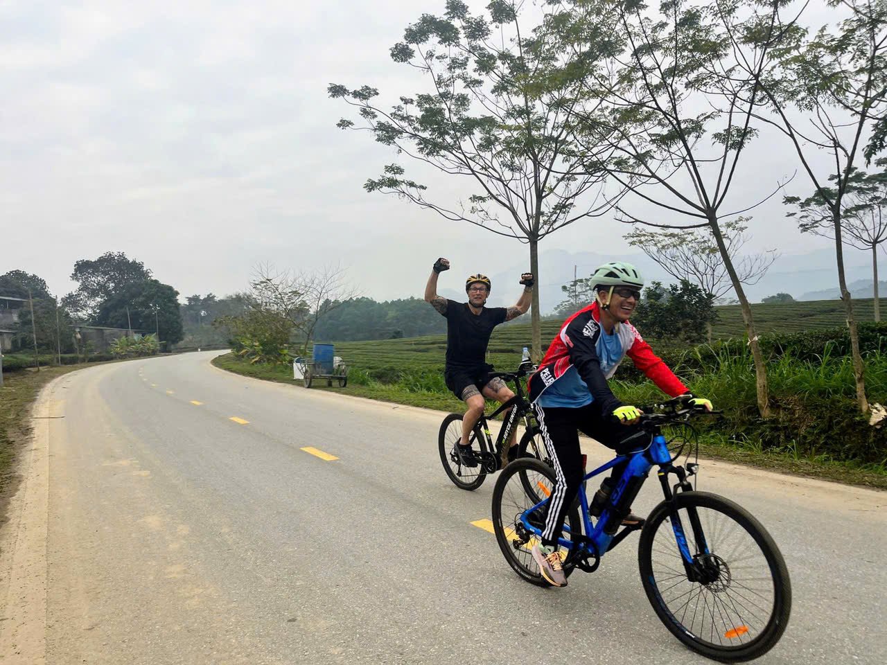 Rowerowa podróż przez góry Wietnamu: Odkryj nieodkryte szlaki z Golden Cycling Tours